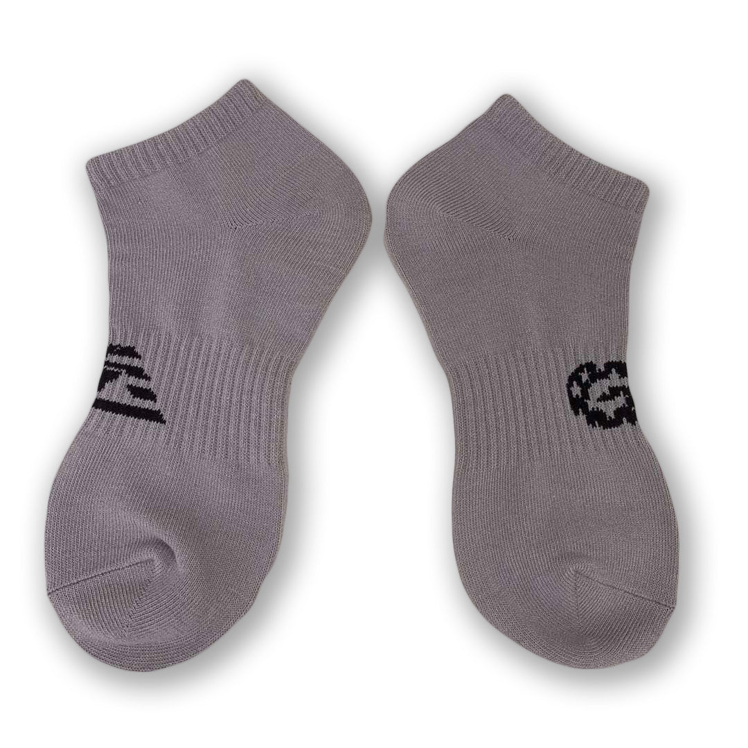 Low cut ankle socks in grey color